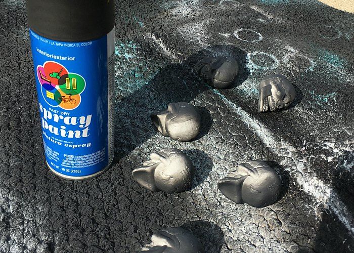 How Do You Dip A Skull With Spray Paint